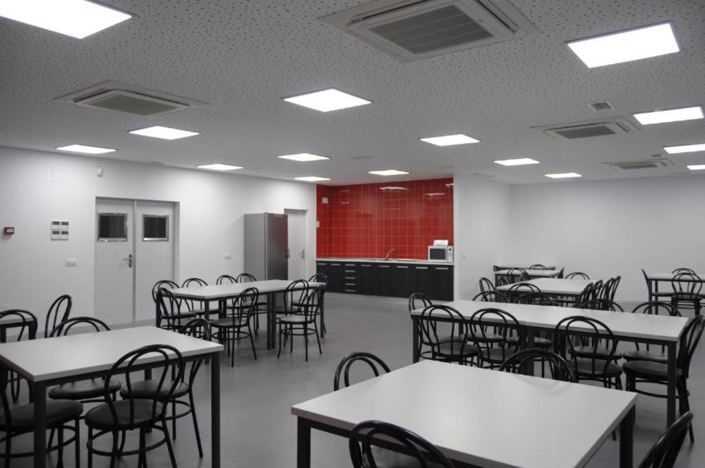 Hostel Divino Morales Arroyo de la Luz ภายนอก รูปภาพ