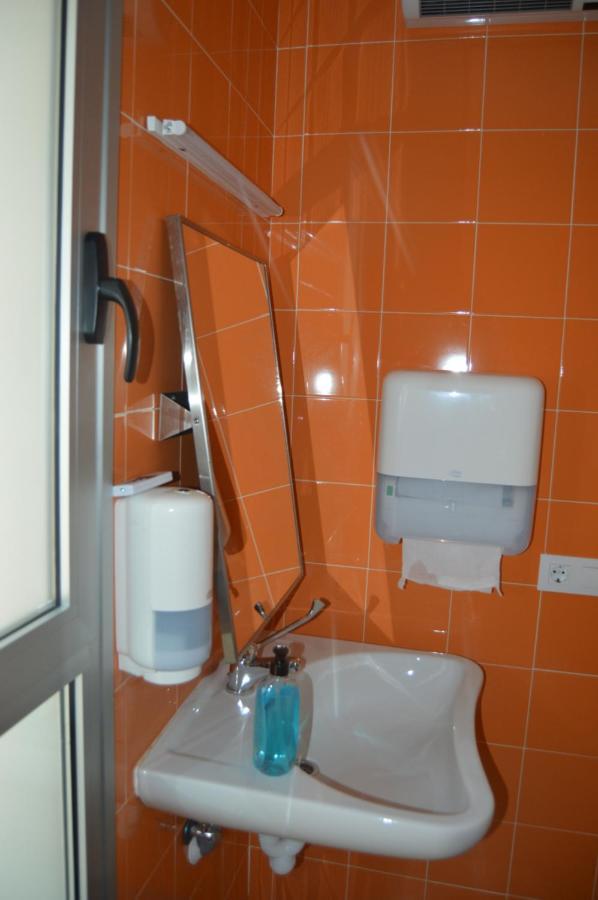 Hostel Divino Morales Arroyo de la Luz ภายนอก รูปภาพ